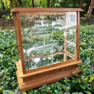 Mini Glassed Cabinet Display Shelf Small Wood Cupcake Or Mini Cake Bakery Stand Miniature Furniture Counter Pastry Bread And Cake Diorama