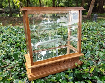 Mini Glassed Cabinet Display Shelf Small Wood Cupcake Or Mini Cake Bakery Stand Miniature Furniture Counter Pastry Bread And Cake Diorama