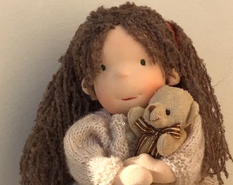 Bambola ispirata a Waldorf ** fatta a mano - Regalo di compleanno perfetto per la nipote di 2 anni - Peluche in cotone biologico, regalo di Natale per lei