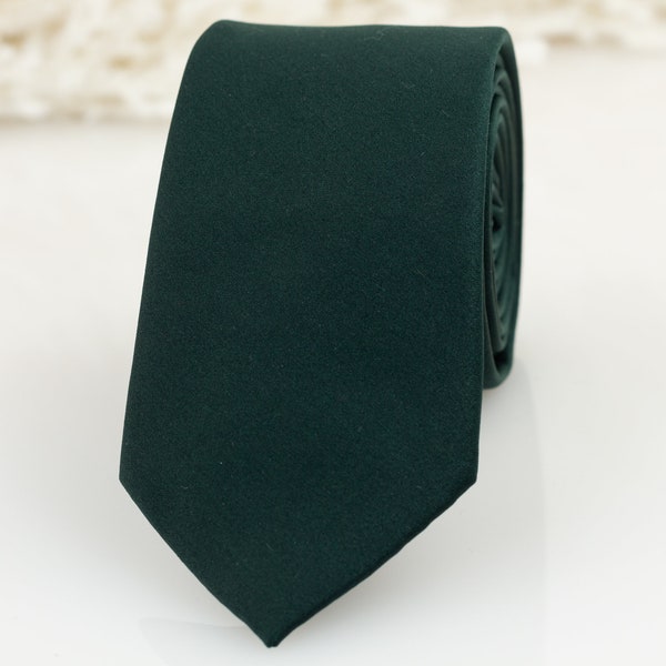 Hunter Green satin tie, Dark Green tie, Emerald Green wedding tie, Satin silk green wedding tie, forest green solid tie, Deep green necktie