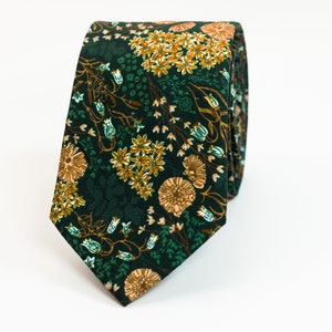 Hunter Green floral tie, Forest green wild flower tie, Green wedding tie, Emerald floral tie, Dark green floral tie, Deep green tie