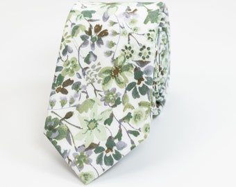 Dusty sage green floral tie, Sage wedding tie, Men's necktie, sage floral tie, light sage green tie, dusty sage tie, Groomsmen sage tie