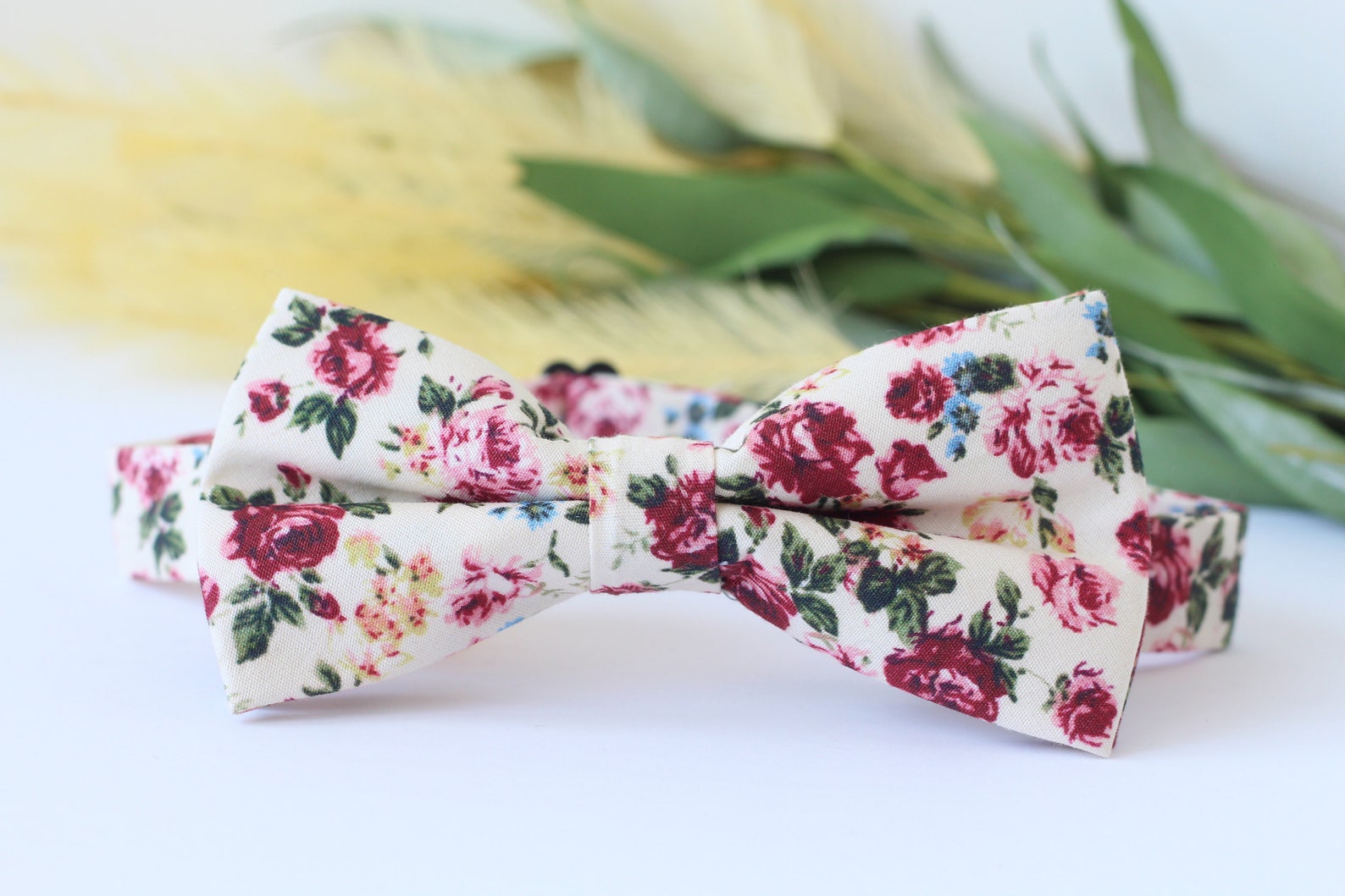 burgundy and cream tie