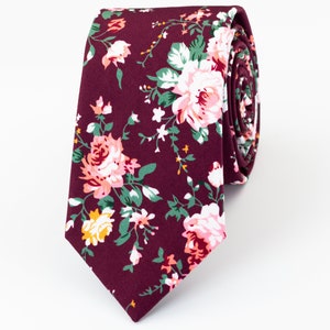 Burgundy floral tie,  Maroon and Blush tie, Groomsmen tie, Burgundy and blush floral tie, Burgundy floral wedding tie, Wine wedding necktie