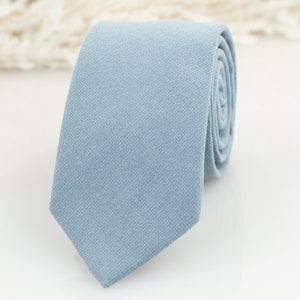 Cravate bleu poussiéreux, cravate bleu poussiéreux unie, cravate de mariage bleu poussiéreux, cravate bleu ardoise, cravate bleu poussiéreux de garçons d'honneur avec mouchoir de poche assorti image 1