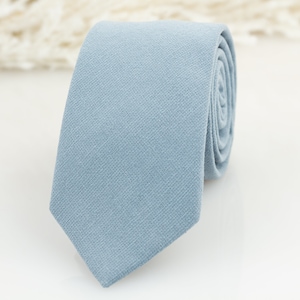 Cravate bleu poussiéreux, cravate bleu poussiéreux unie, cravate de mariage bleu poussiéreux, cravate bleu ardoise, cravate bleu poussiéreux de garçons d'honneur avec mouchoir de poche assorti image 1