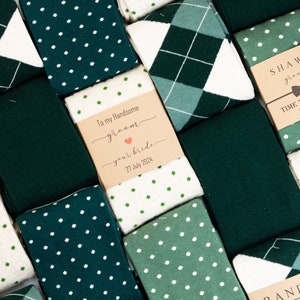 Groomsmen socks
Color is Emerald green, dark deep green.
Great for groomsmen gift or groomsmen proposal idea. These socks gift set will ensure your wedding party looks & feel at it best on big day while colors match with bridesmaids.