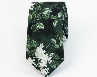 Emerald green, sage and baby breath tie, Deep green floral tie, Dark green and ivory tie, Deep green luxury tie, green wedding theme tie