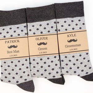 Meias padrinhos de bolinhas cinza, etiquetas de meias personalizadas, meias personalizadas para padrinhos, meias masculinas, meias de casamento cor cinza