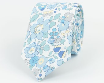 White blue wedding tie, Sky blue wedding tie, Shades of blue tie, Sky blue floral tie, Standard width 7 CM tie