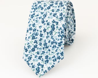 Dusty Blue Blumenkrawatte, Krawatte in Blautönen, Groomsmen Krawatte, Dusty Blue Hochzeit Thema, Azazie Dusty Blue & Salbei Krawatte, passendes Einstecktuch