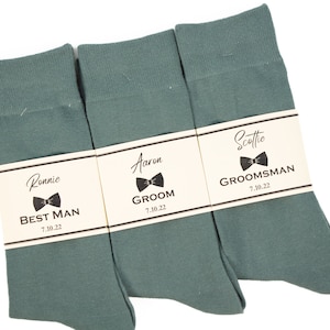 Groomsmen socks, Dark green socks, Dark sage green socks, Personalized Groomsmen socks, Custom labels, Men socks, wedding day socks