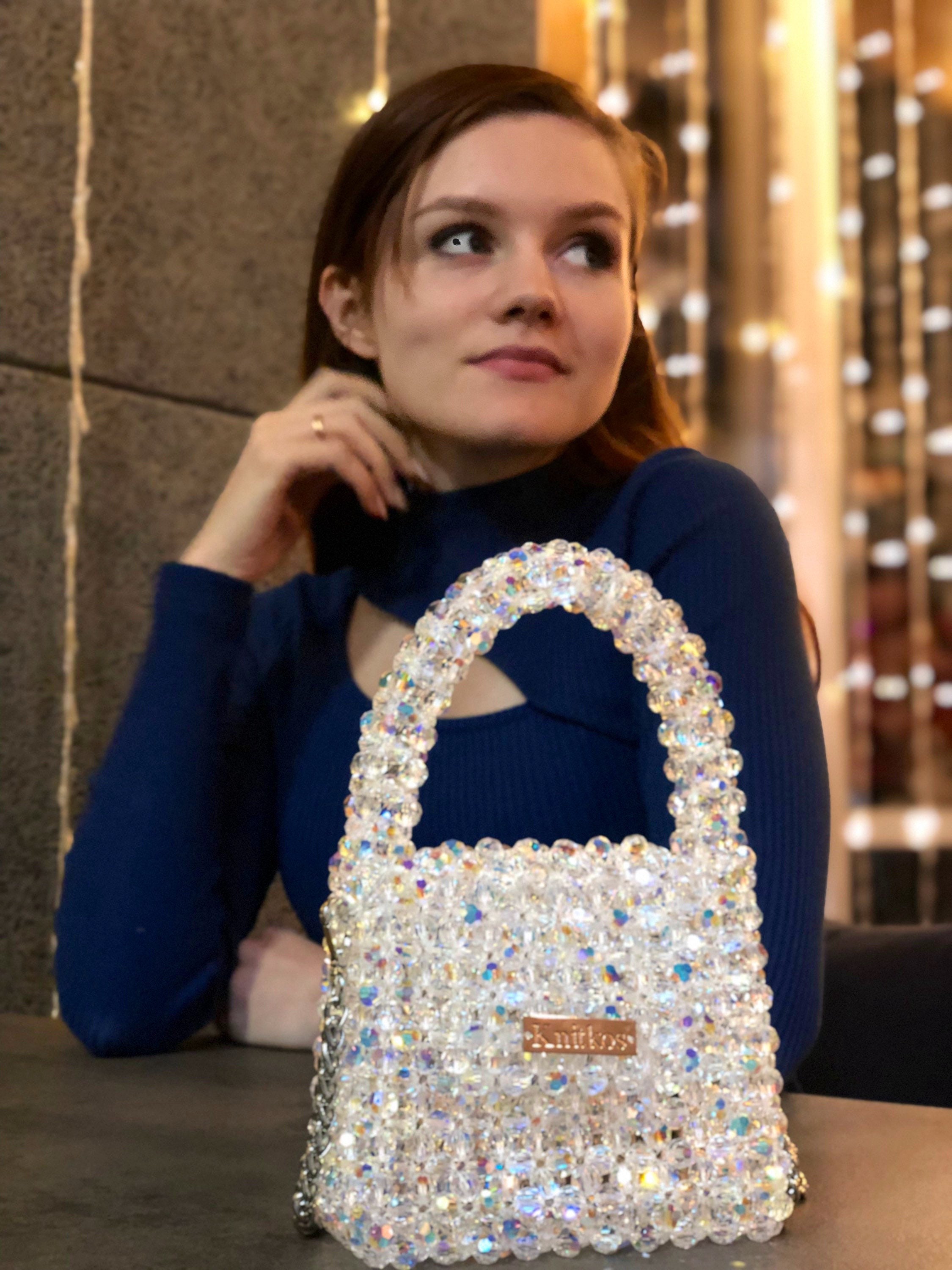 ✨大特価✨✜【絶品】高級品　ビーズバック　お値段半額以下　タグ付き PRECIOSA クリスタル AB ビーズバッグ：ハンドメイドの高級イブニング