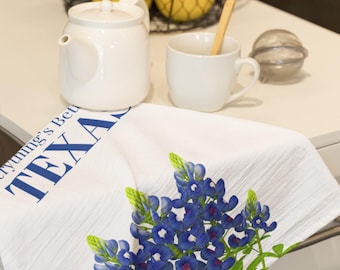 Todo es mejor en Texas. Paño de cocina con lupinos azules / Regalo de lupinos azules de Texas / Flor estatal de Texas / Regalo de orgullo texano / Regalo de la Estrella Solitaria
