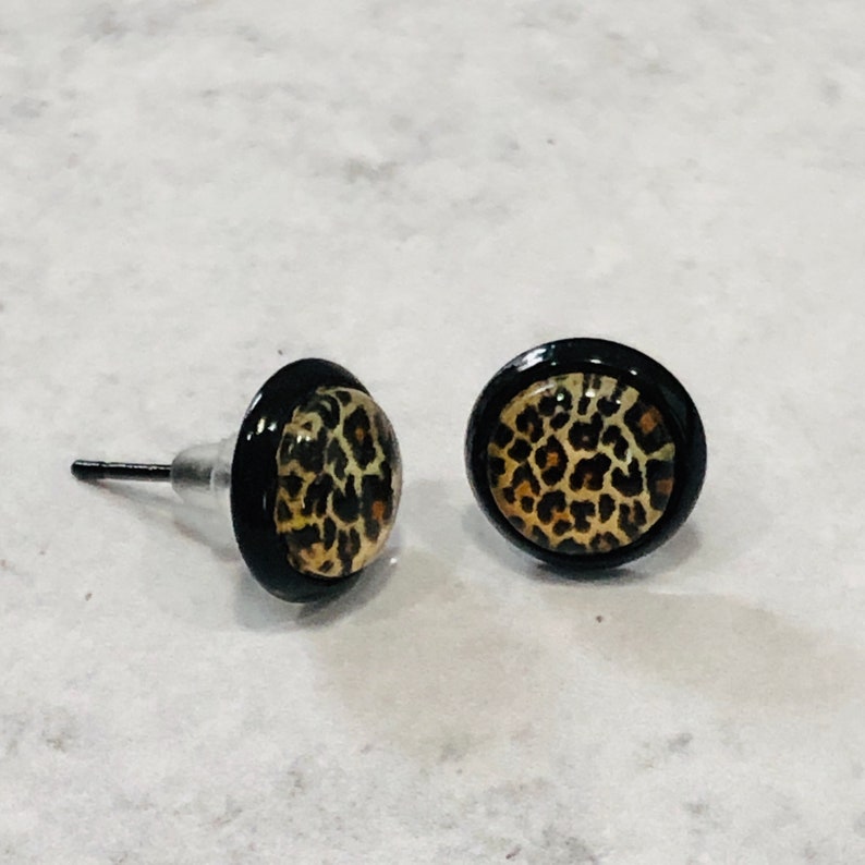 8mm Leopard Stud Earrings with black posts