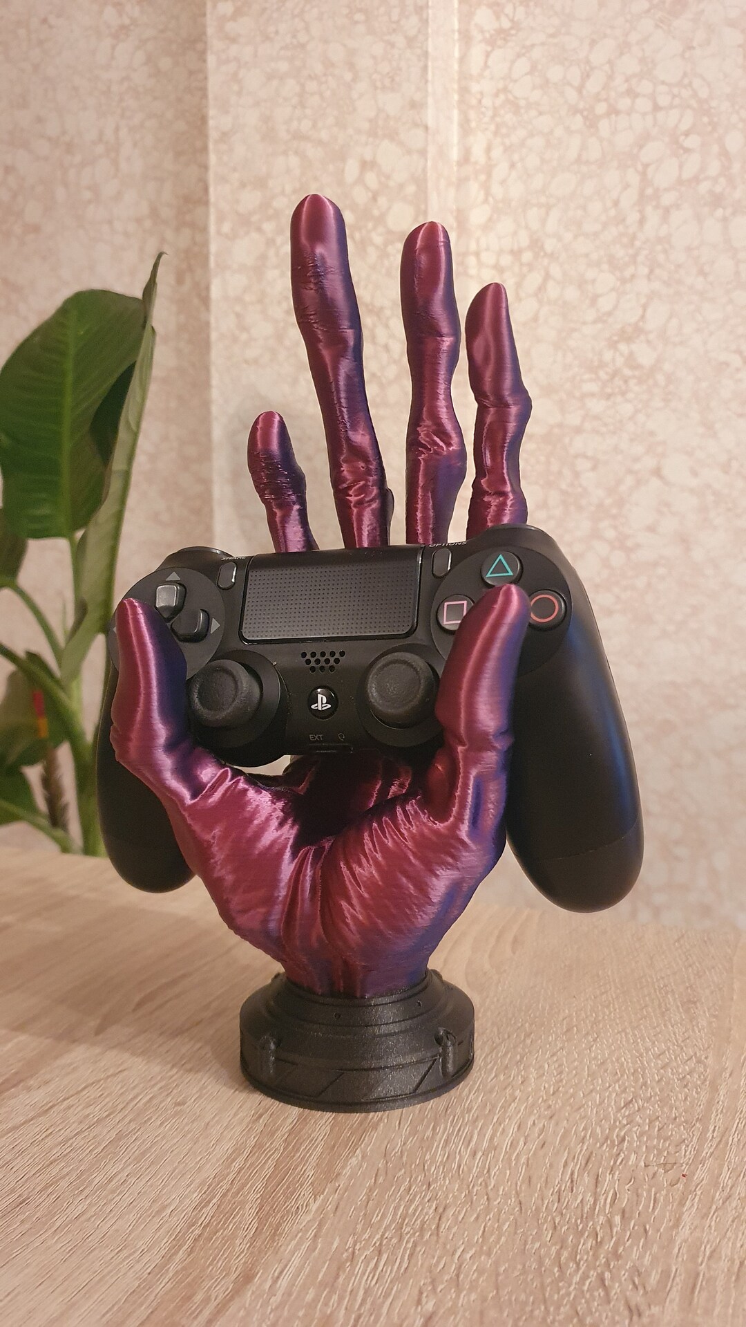 Handy Alien Controller Holder - 6-fingered 3D Printed Stand for PS4 ...