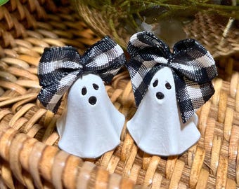 Tiny Trick or Treat Ghost, Mini Ghost Halloween Gift, Halloween Decoration Desk Display, Spooky Statue, Halloween Miniature Ghost Ornament
