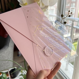 Invitation florale de quinceanera, invitations de quinceanera, invitations d'anniversaire, invitations acryliques, invitations givrées, invitations claires