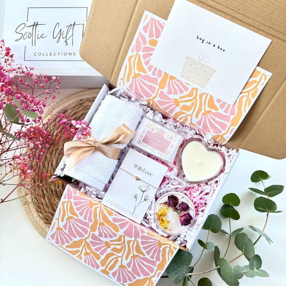 Personalised Happy Birthday gifts, Christmas gift box, Gifts for her, Birthday gift, Spa gift set, birthday box, Hug in a box, Self care box