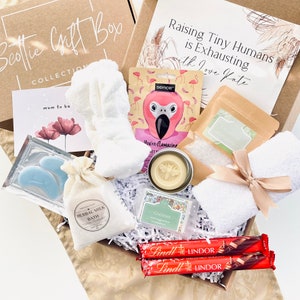 Hug in a Box Self Care Gift, Spa Gift Box Pamper Gift For Her, Birthday Hygge Care Package for Her, Personalised Birthday gift