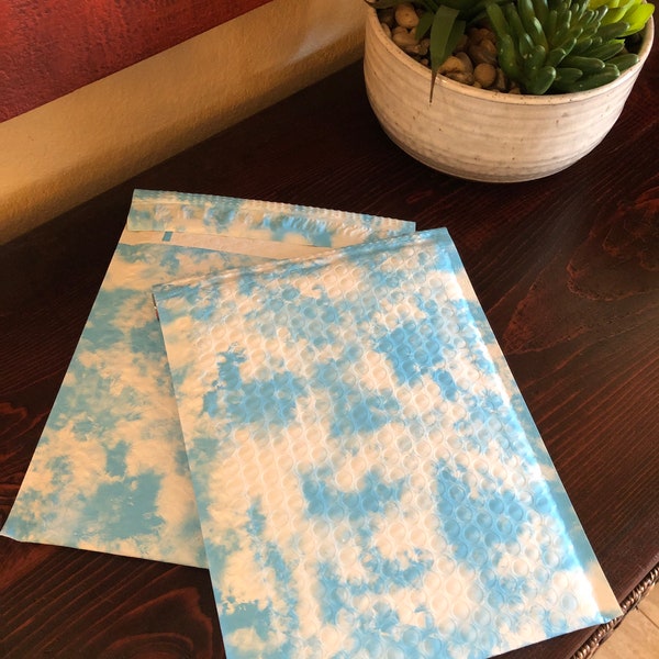 Cloud bubble mailers (set of 12), 6.5 x 10. Self adhesive. USPS, FedEx, and UPS approved.