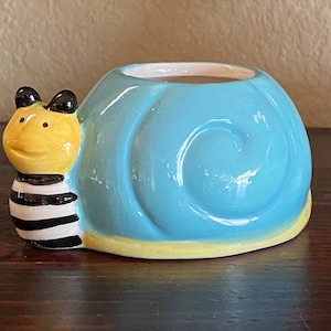 Small Ceramic Snail animal pot planter for faux succulent, Cute sea snail for office shelf/decor. Birthday, Mother&#39;s Day.  Flowerpot.