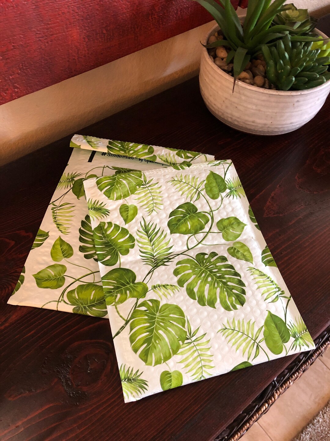 Leaf Pattern Bubble Mailers, 6.5 X 10. Self Adhesive. USPS, Fedex, and