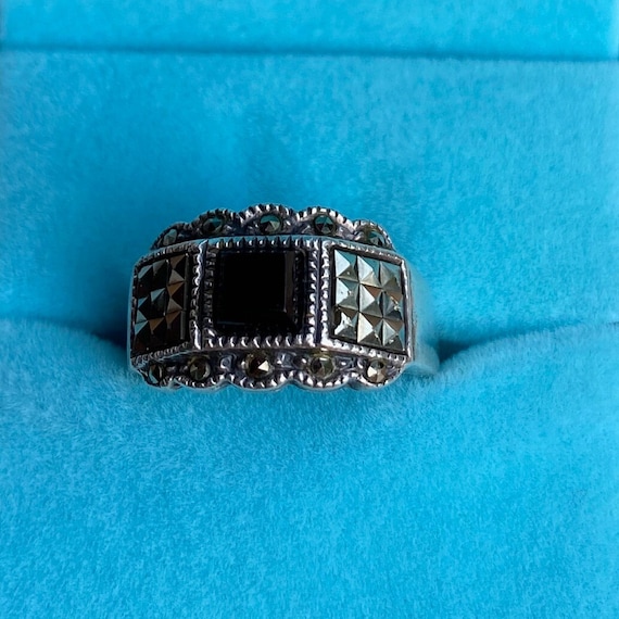 Sterling Silver and Onyx Vintage Art Deco Ring - image 1