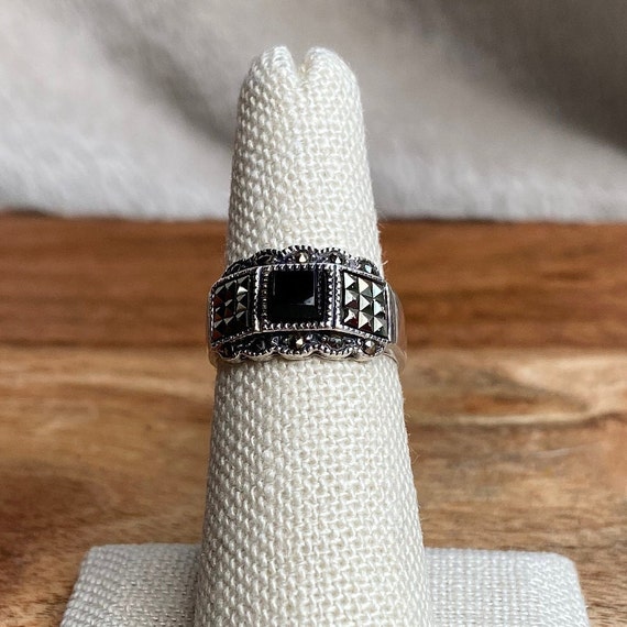 Sterling Silver and Onyx Vintage Art Deco Ring - image 4