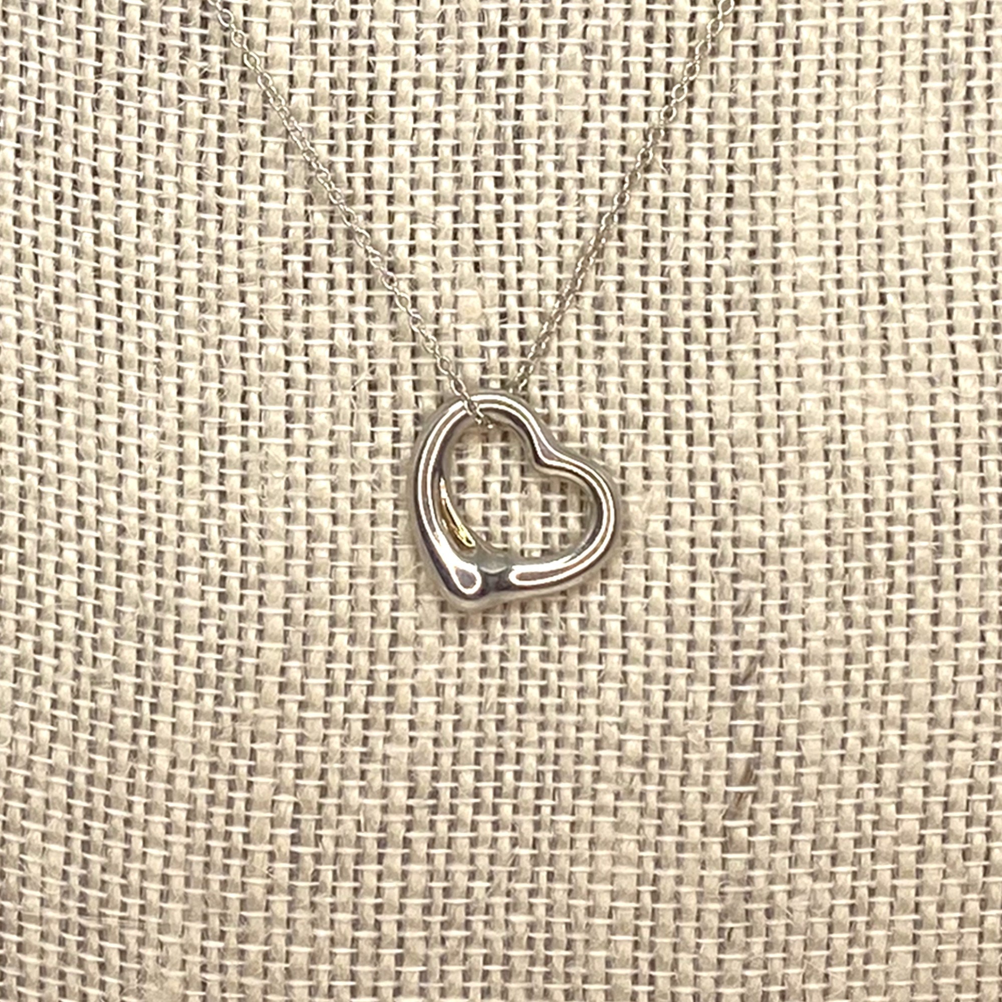 ネックレス・ペンダント Tiffany&Co. 10660092 ELSAPERETTI OPENHEART PENDANT 16mm/43cm Elsa Peretti® Open Heart pendant in sterling silver. More