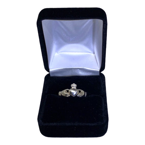 Avon Sterling Silver Claddagh Ring - image 3