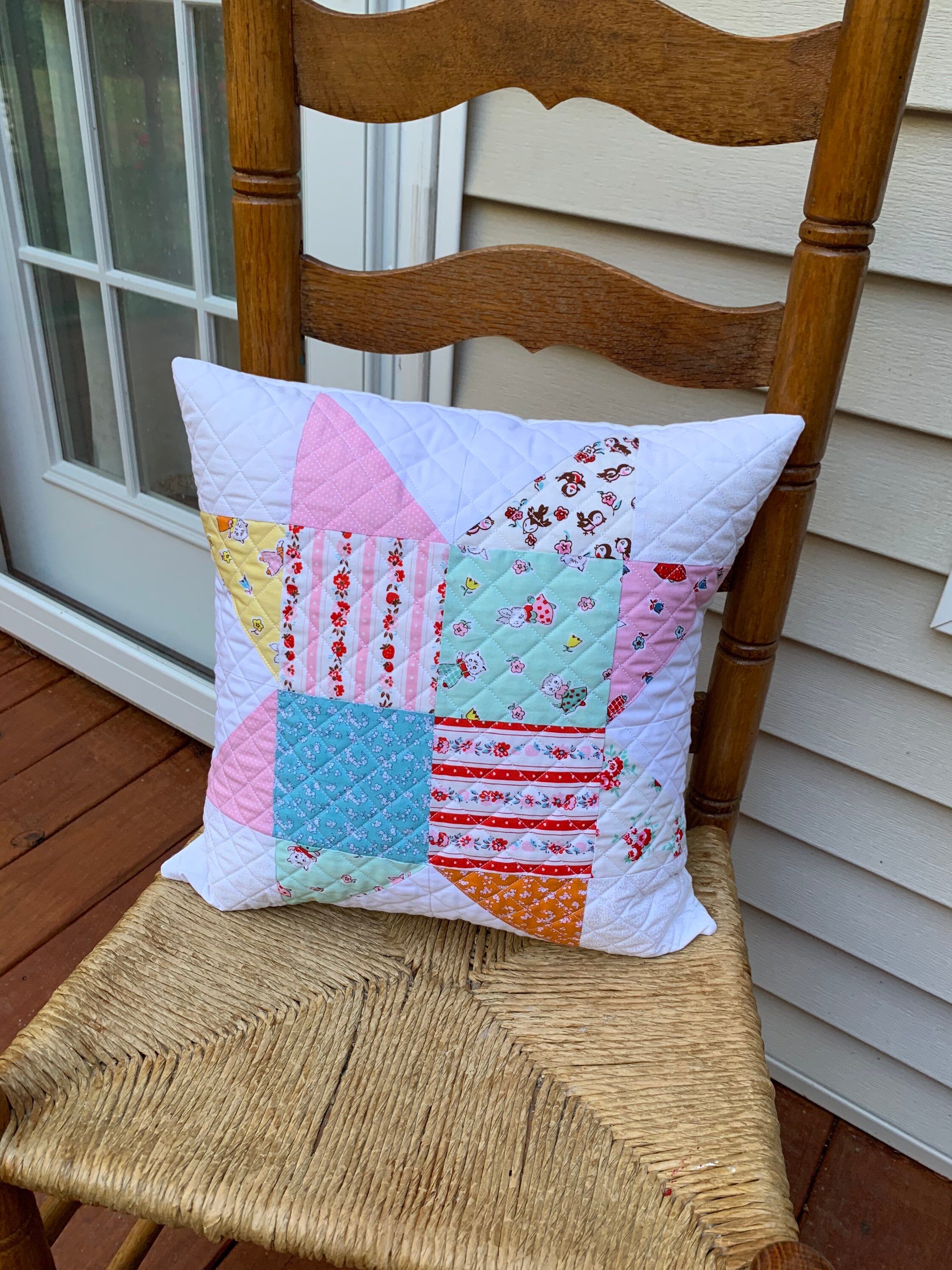 Patchwork Pillow cover in a star design Super cute fabric . Etsy.de