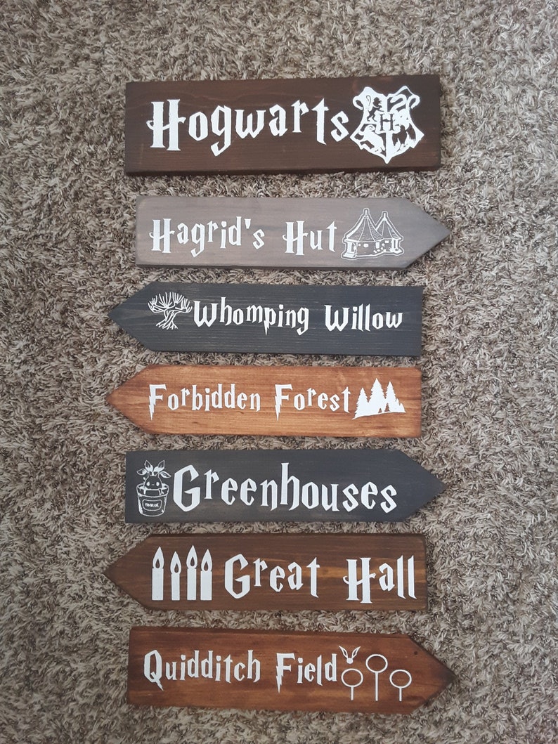 Harry Potter Hogwarts Custom hand-painted signs arrows | Etsy
