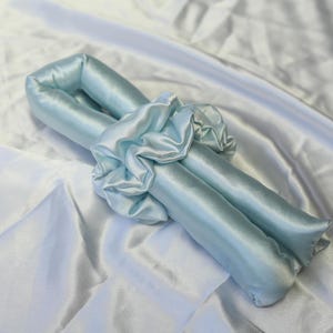 Satin Heatless Hair Curler | Blue | Overnight Curls