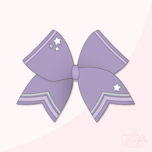 Pode incluir: Um laço roxo com estrelas e listras prateadas. O laço é um material de artesanato para fazer laços de cabelo.