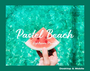 Può includere: Una fetta di anguria tenuta sopra una piscina blu turchese con il testo "Pastel Beach Lightroom Presets" e "Desktop & Mobile" sotto.