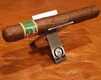 CIGAR HOLDER