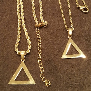COLLAR TRIÁNGULO