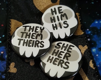 Skull Pronoun Button | Queer Punk Goth Accessory