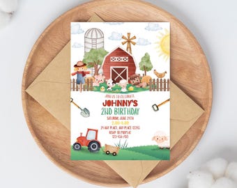 Könnte beinhalten: Eine Geburtstagseinladung zum Thema Bauernhof mit einer roten Scheune, einer Windmühle und Zeichentricktieren. Die Einladung enthält den Text "JOHNNY'S 2ND BIRTHDAY" und Veranstaltungsdetails. Die Einladung befindet sich auf einem Holztablett mit einem braunen Umschlag.