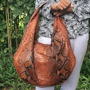 Elegante Braune Python Leder Hobo Bag - Stylische Designer Schulter Geldbörse für Frauen