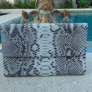 Kleine Clutch/Geldbörse aus Pythonleder | exotische Ledertaschen | handgenähte Damen Geldbörse | mittelgroße Abendunterarmtasche aus Leder