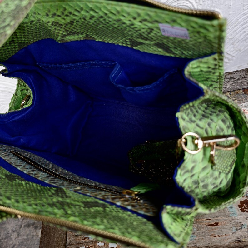 Python Snakeskin Handbag: Crossbody Shoulder Bag image 5