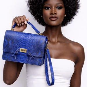 Bolsa de couro de cobra píton com estampa de gato – Bolsa de mão e carteira de luxo exclusiva