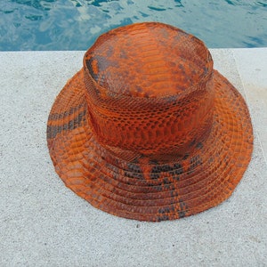 Gorra de pescador unisex de piel de serpiente pitón auténtica, lujosa, de alta gama, duradera, moderna, exótica, única, elegante y de primera calidad.