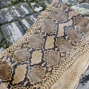 130 pouces véritable peau de serpent python cuir véritable faire des sacs vestes ect. Véritable peau de serpent, peau authentique