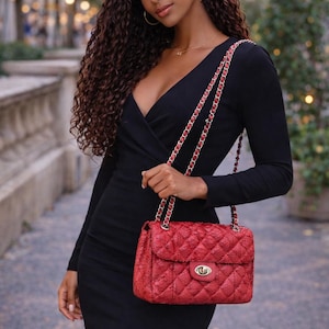 Bolsa de ombro em pele de cobra píton