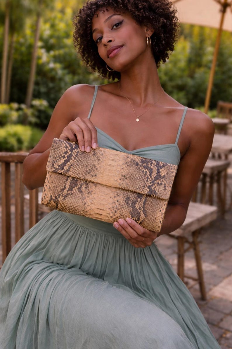 Python slangenleer clutch crèmekleur – luxe reishandtas afbeelding 1