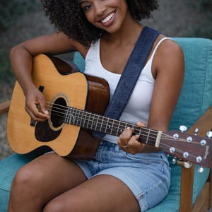 Python Schlangenhaut Gitarrengurt - Echtleder, Marineblau, Länge verstellbar