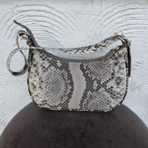 Python Tasche #Schwarz-weiße Tasche #Schlangenledertasche #hobo bag #Ledertasche #Pythontasche #Kürbistasche #Ledertasche #Ledertasche